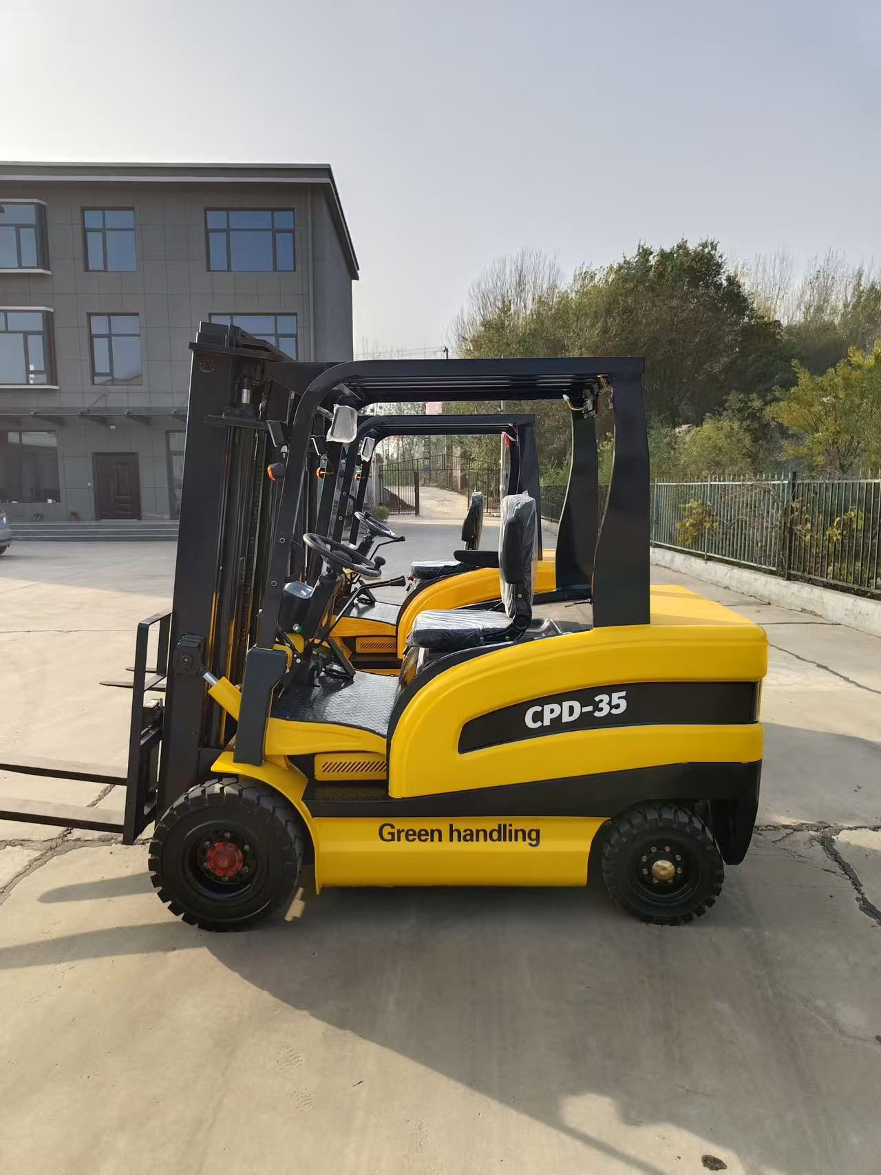 รถยกพาเลทไฟฟ้า 2 ตัน รถยกขนาด  - Electric Pallet Jack บทวิจารณ์และราคา